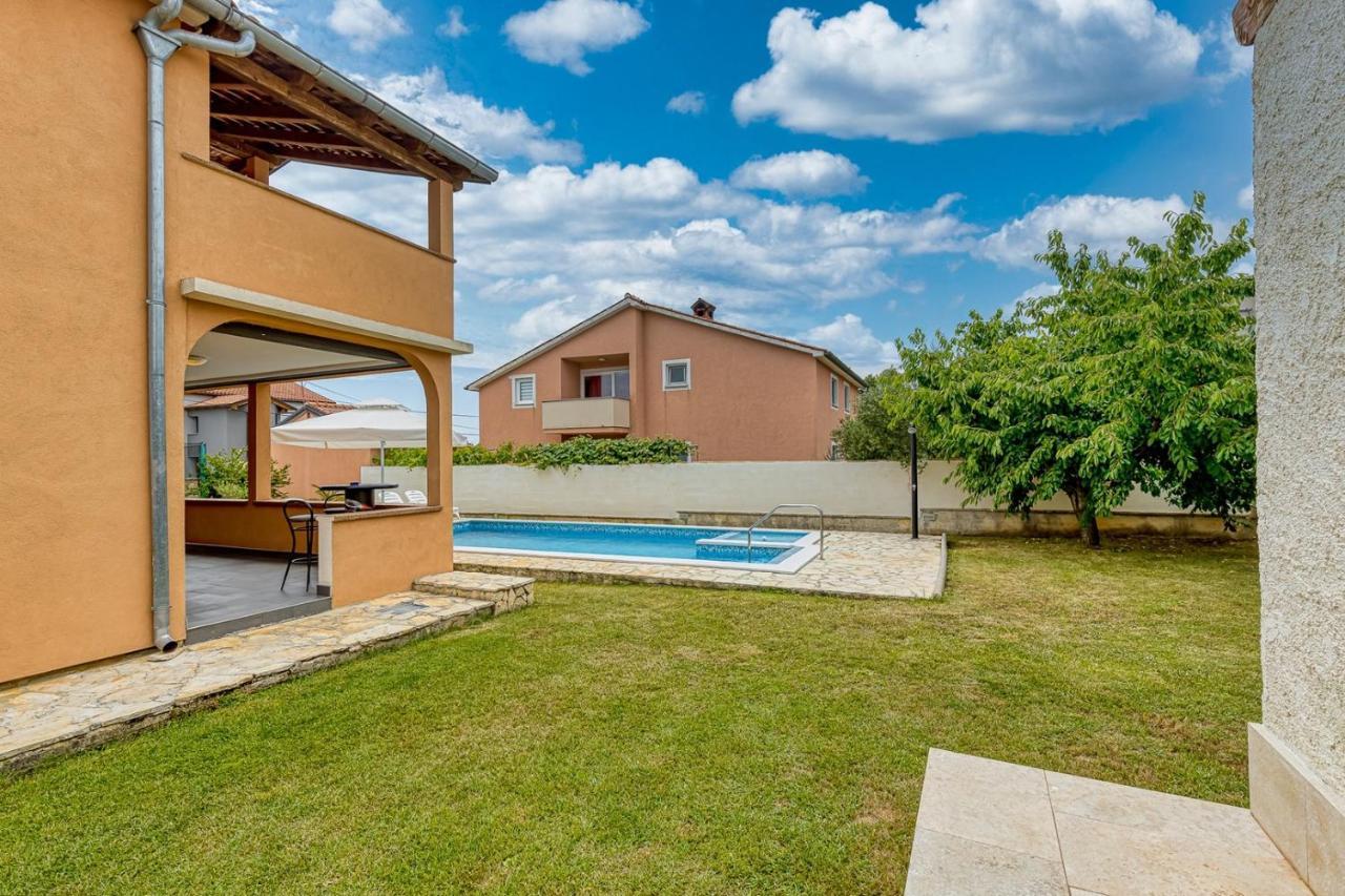 Appartement Emanuela With Private Pool à Loborika Extérieur photo