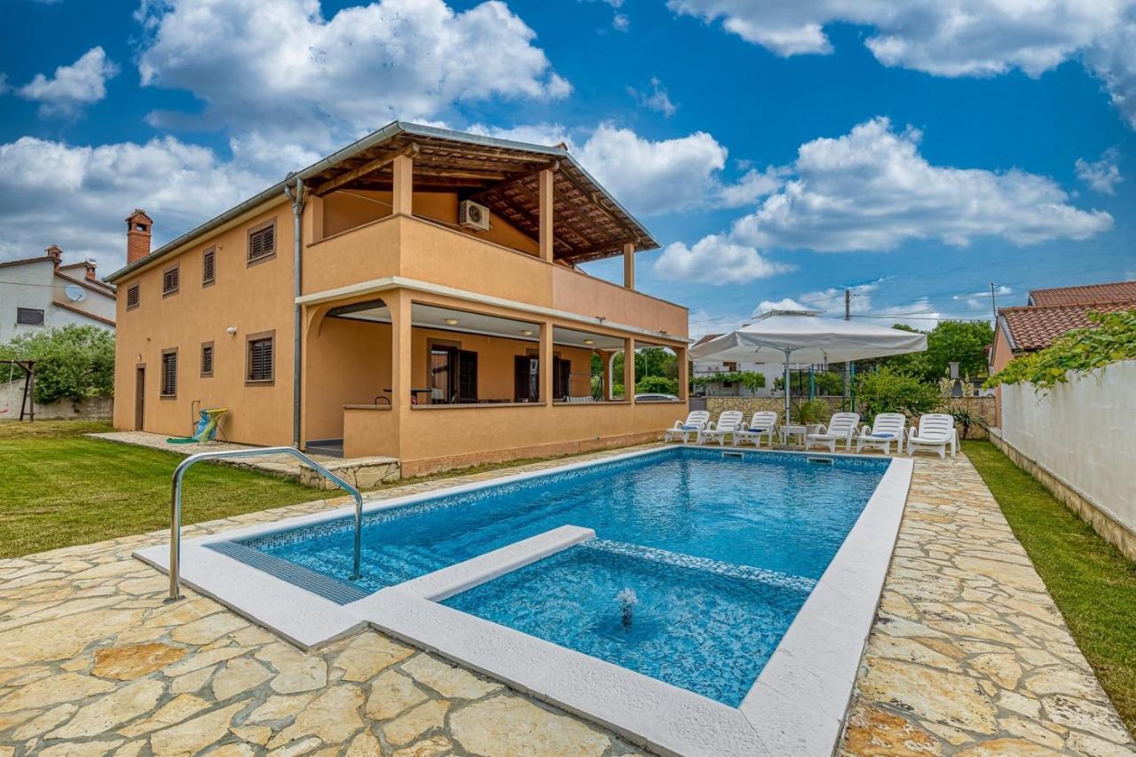 Appartement Emanuela With Private Pool à Loborika Extérieur photo