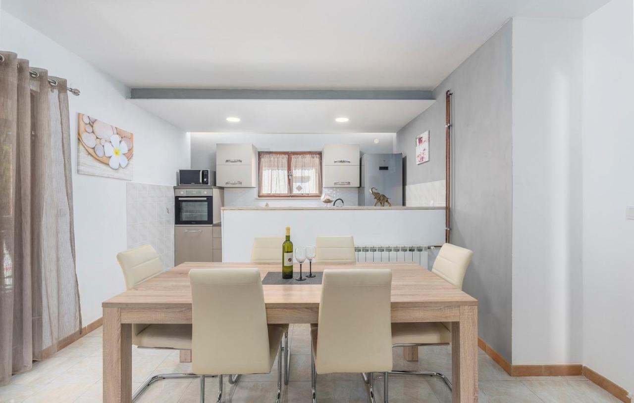 Appartement Emanuela With Private Pool à Loborika Extérieur photo